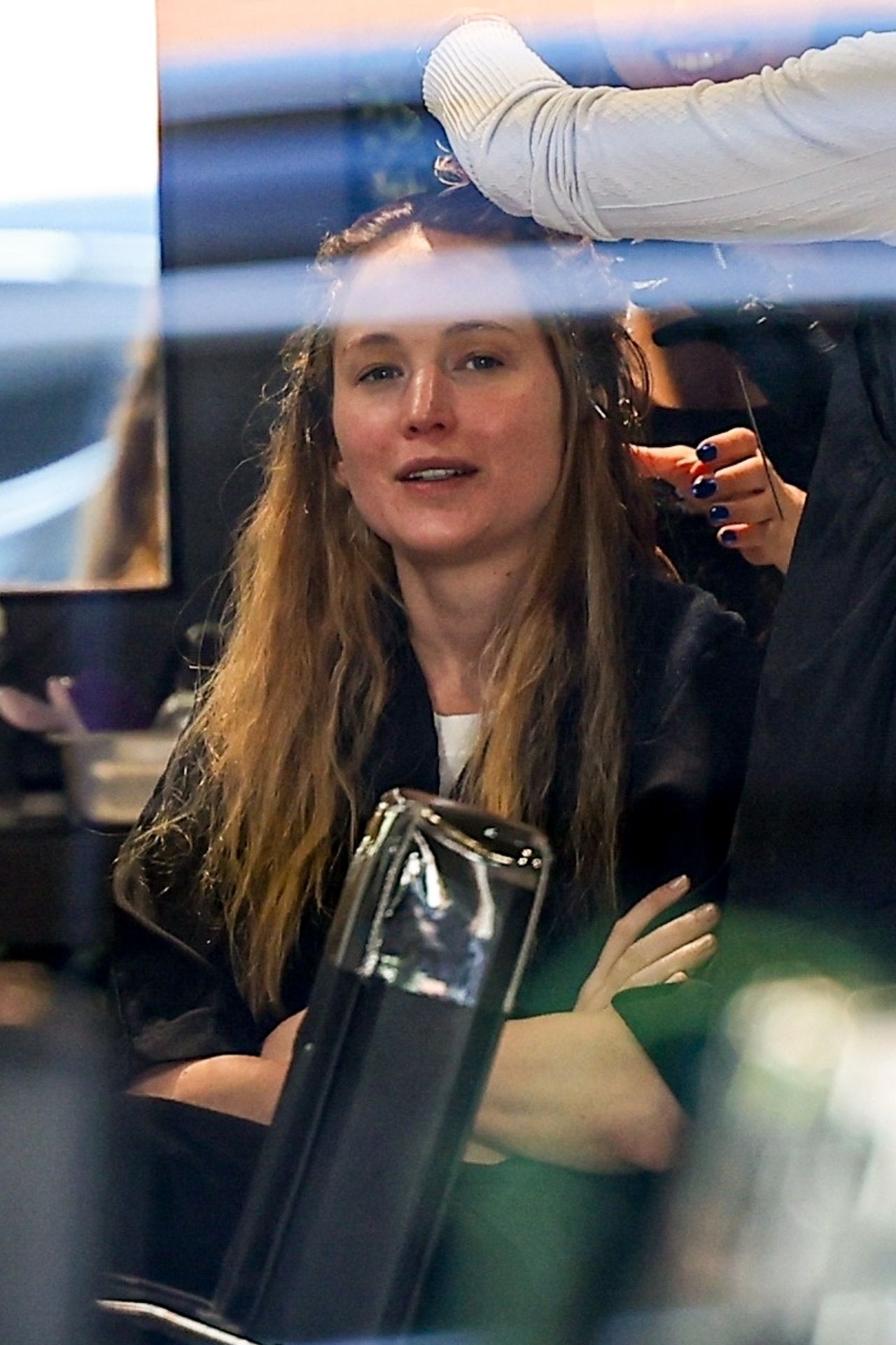 JENNIFER LAWRENCE AT A HAIR SALON IN LOS ANGELES5